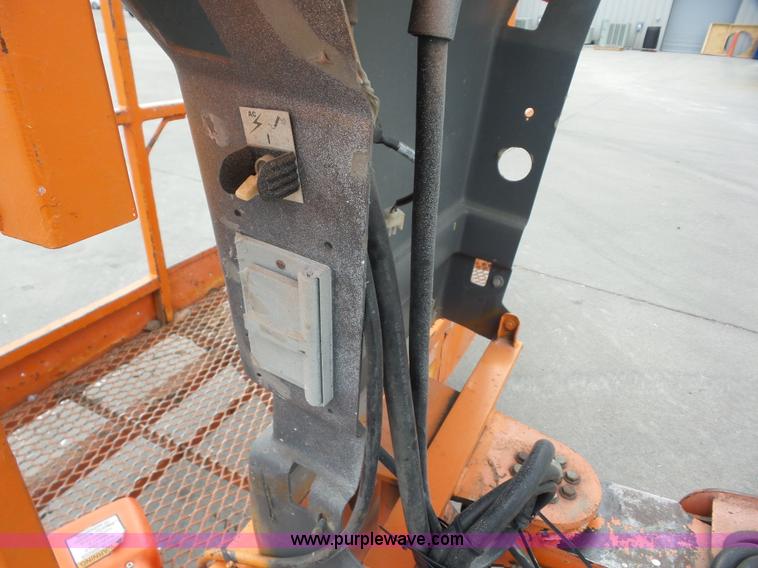 image for item BZ9702 2001 JLG 400S boom lift