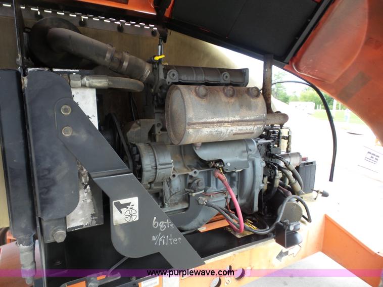 image for item BZ9702 2001 JLG 400S boom lift