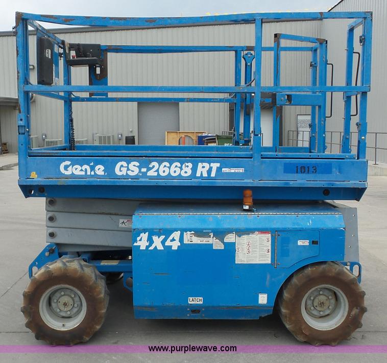 image for item BZ9703 2006 Genie GS-2668RT scissor lift