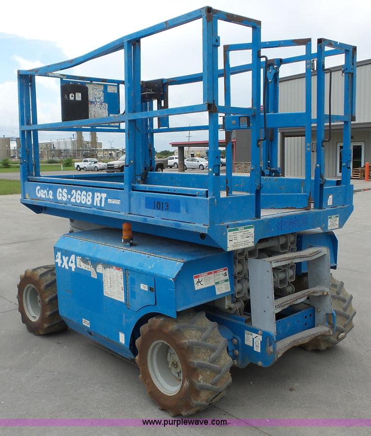 image for item BZ9703 2006 Genie GS-2668RT scissor lift