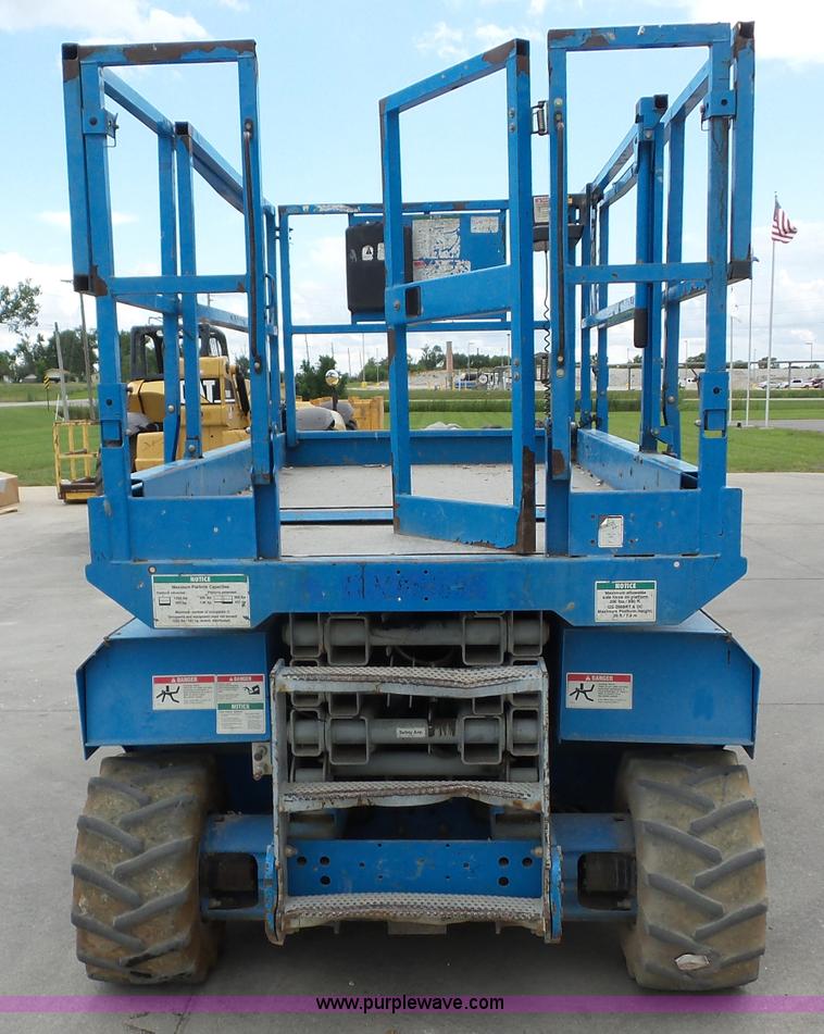 image for item BZ9703 2006 Genie GS-2668RT scissor lift