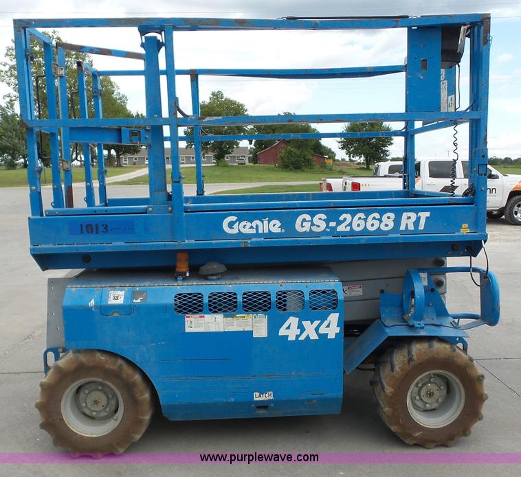 image for item BZ9703 2006 Genie GS-2668RT scissor lift