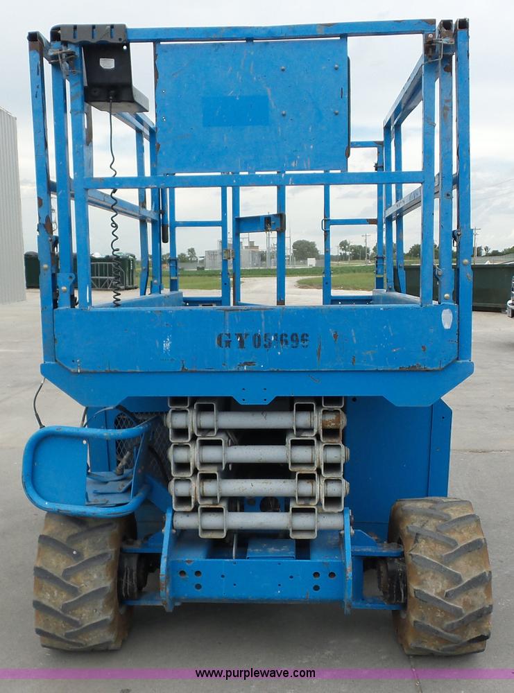 image for item BZ9703 2006 Genie GS-2668RT scissor lift