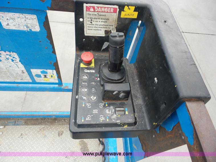 image for item BZ9703 2006 Genie GS-2668RT scissor lift