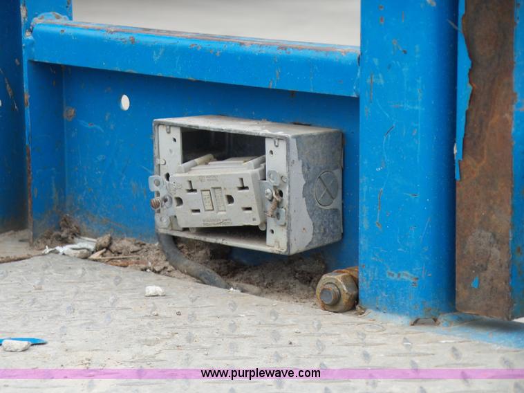 image for item BZ9703 2006 Genie GS-2668RT scissor lift