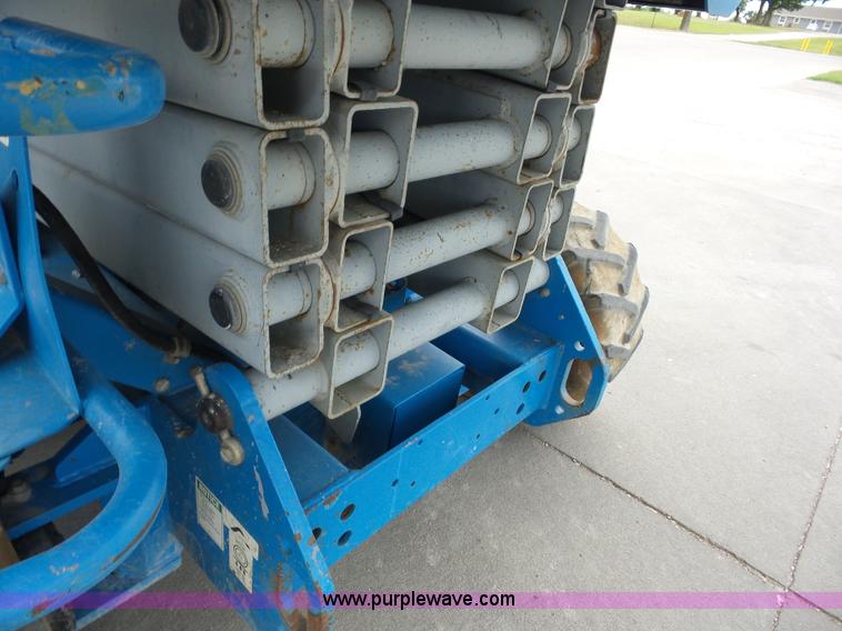 image for item BZ9703 2006 Genie GS-2668RT scissor lift