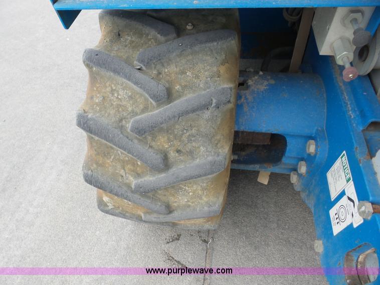 image for item BZ9703 2006 Genie GS-2668RT scissor lift