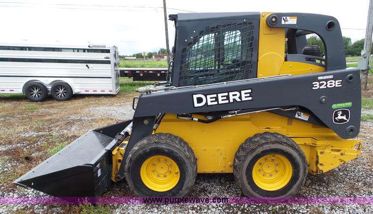 image for item BZ9797 2015 John Deere 328E skid steer