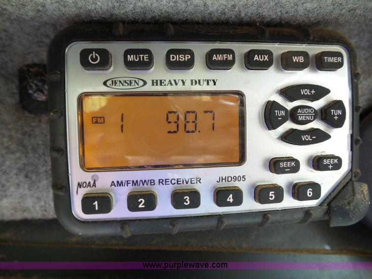 image for item BZ9797 2015 John Deere 328E skid steer