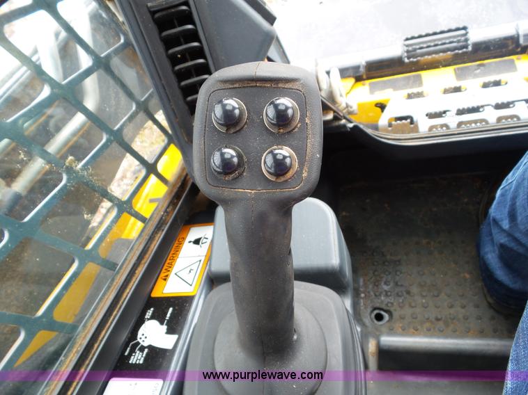 image for item BZ9797 2015 John Deere 328E skid steer