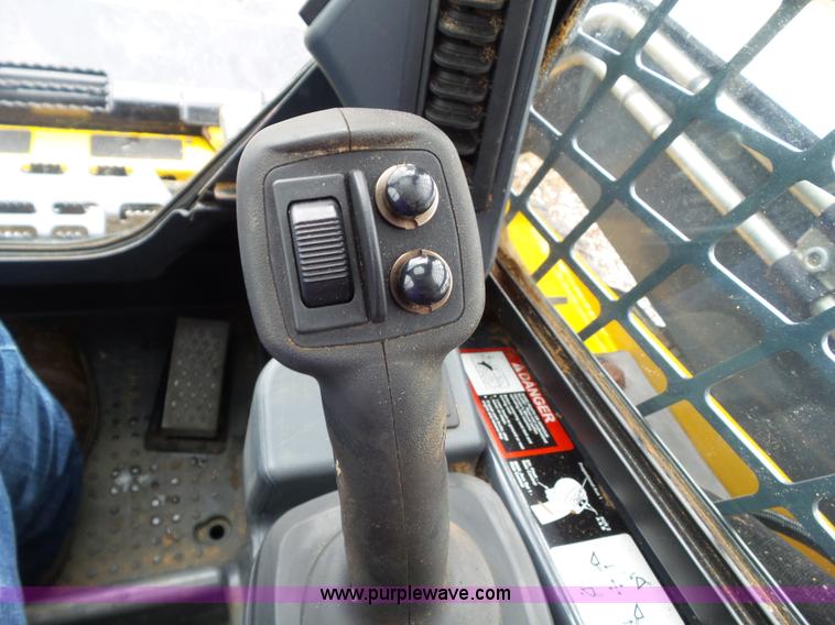 image for item BZ9797 2015 John Deere 328E skid steer