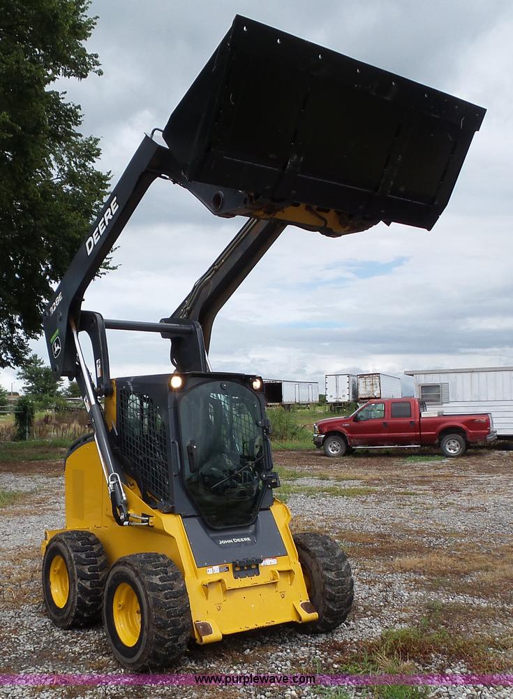 image for item BZ9797 2015 John Deere 328E skid steer