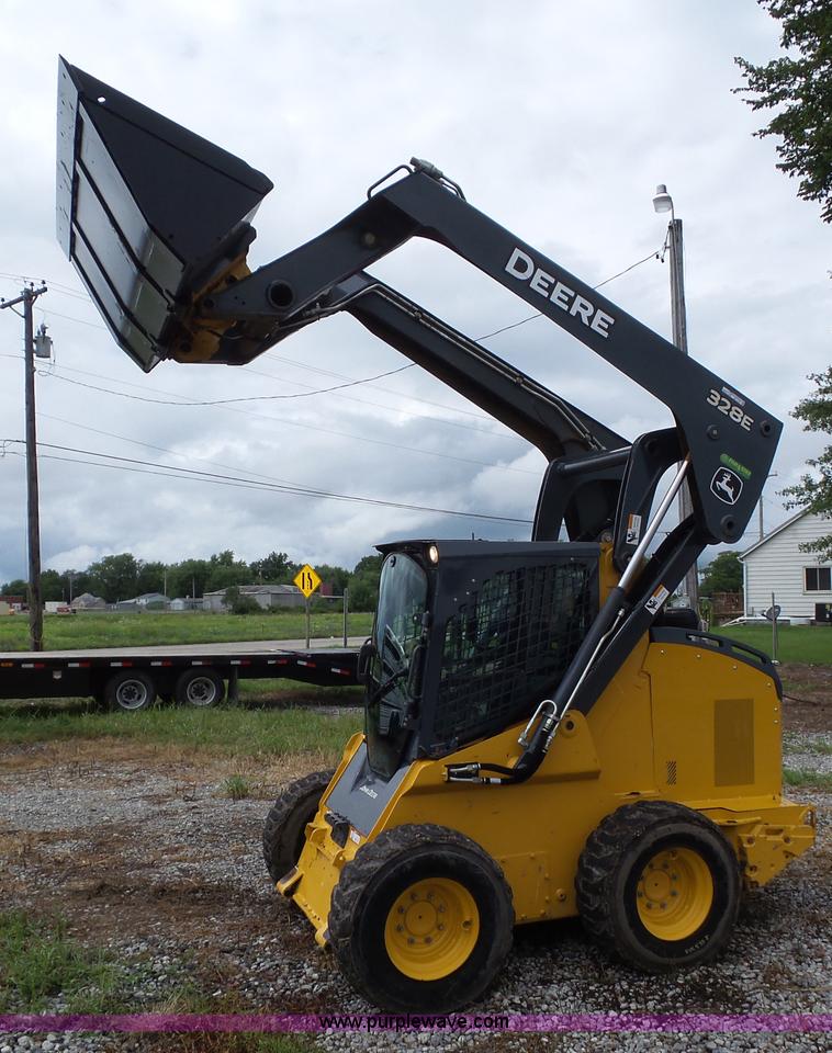 image for item BZ9797 2015 John Deere 328E skid steer
