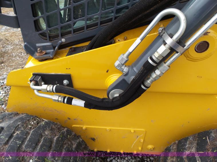 image for item BZ9797 2015 John Deere 328E skid steer