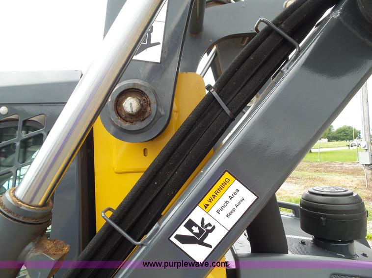 image for item BZ9797 2015 John Deere 328E skid steer