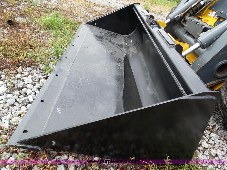 image for item BZ9797 2015 John Deere 328E skid steer