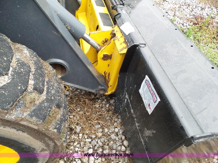 image for item BZ9797 2015 John Deere 328E skid steer