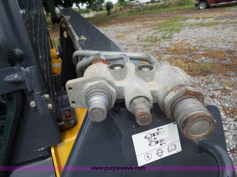 image for item BZ9797 2015 John Deere 328E skid steer