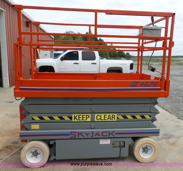 image for item CD9507 1996 Skyjack SJII 4626 scissor lift