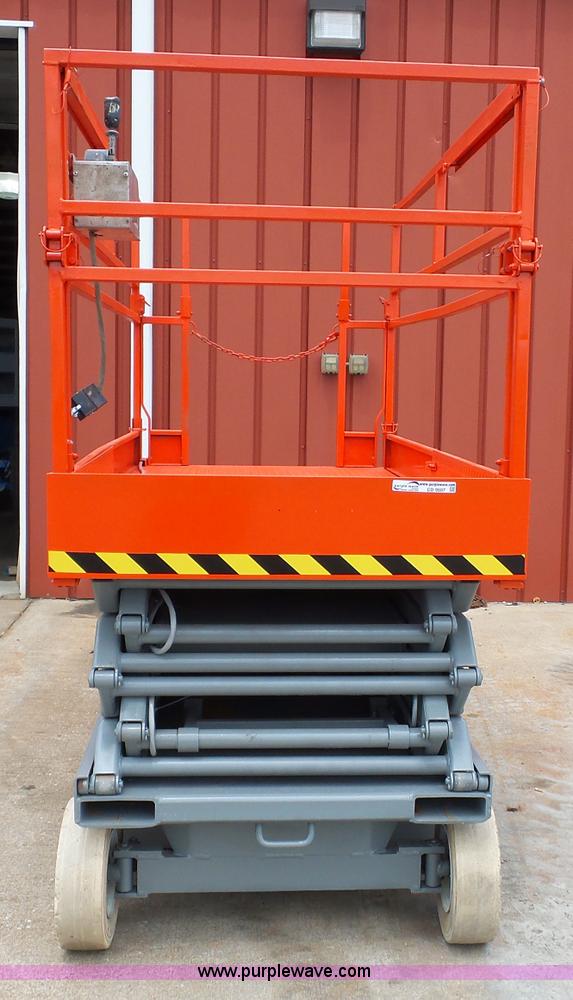 image for item CD9507 1996 Skyjack SJII 4626 scissor lift