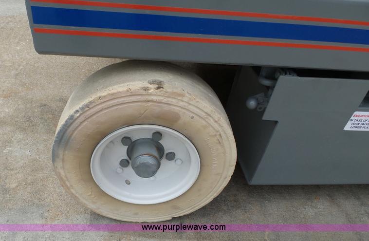 image for item CD9507 1996 Skyjack SJII 4626 scissor lift