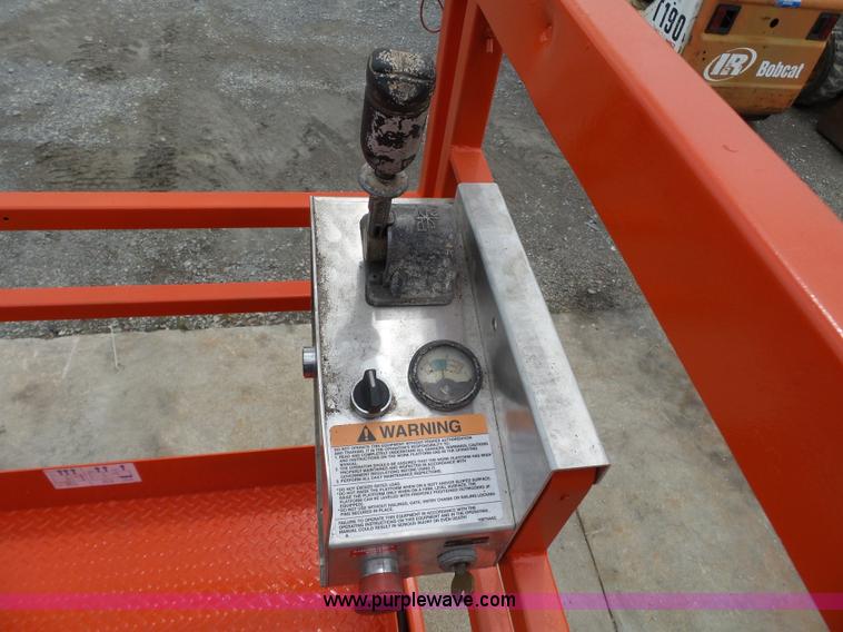 image for item CD9507 1996 Skyjack SJII 4626 scissor lift