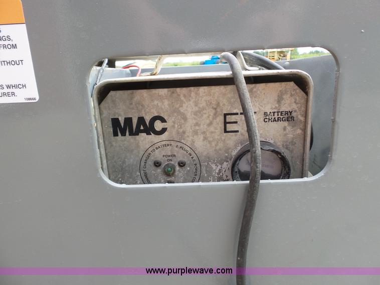 image for item CD9507 1996 Skyjack SJII 4626 scissor lift