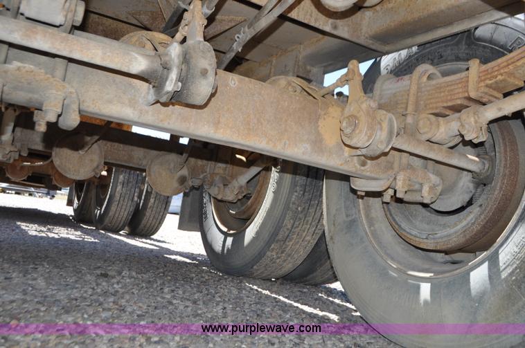 image for item G7419 1994 expandable beam trailer