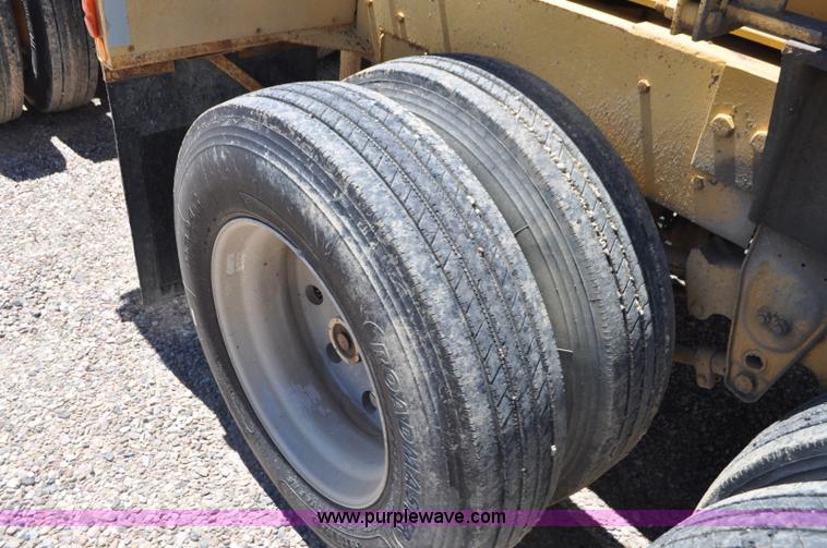 image for item G7419 1994 expandable beam trailer