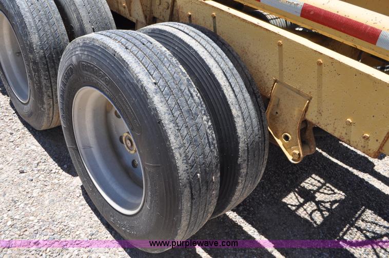 image for item G7419 1994 expandable beam trailer