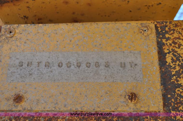 image for item G7419 1994 expandable beam trailer