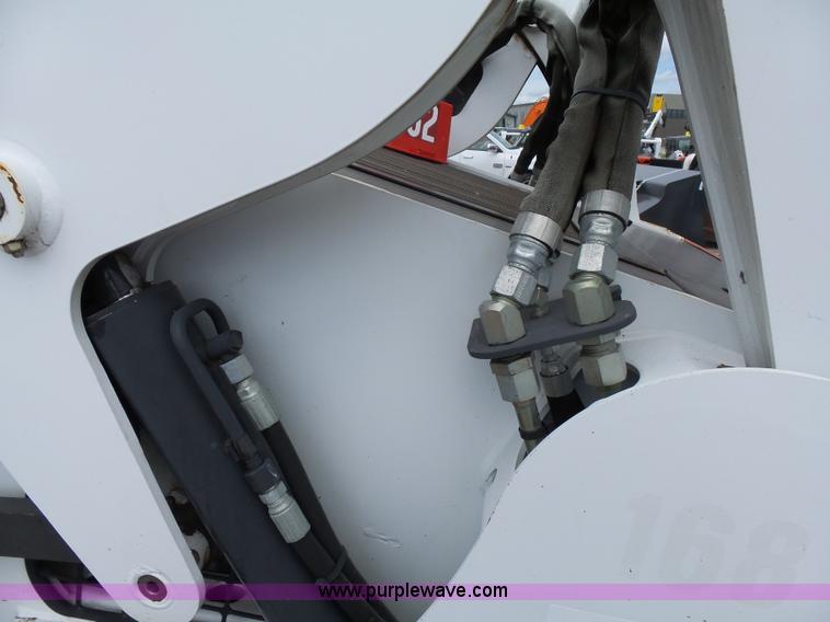 image for item J1638 2011 Bobcat T650 skid steer