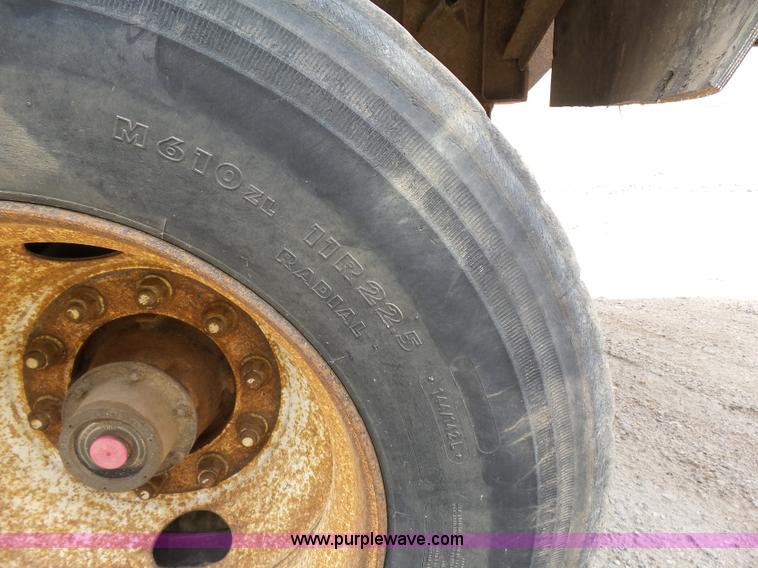 image for item J1639 1997 Smithco side dump trailer