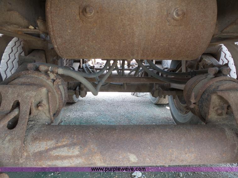 image for item J1639 1997 Smithco side dump trailer