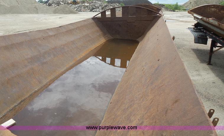 image for item J1639 1997 Smithco side dump trailer