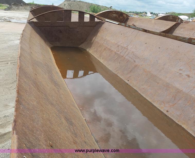 image for item J1639 1997 Smithco side dump trailer