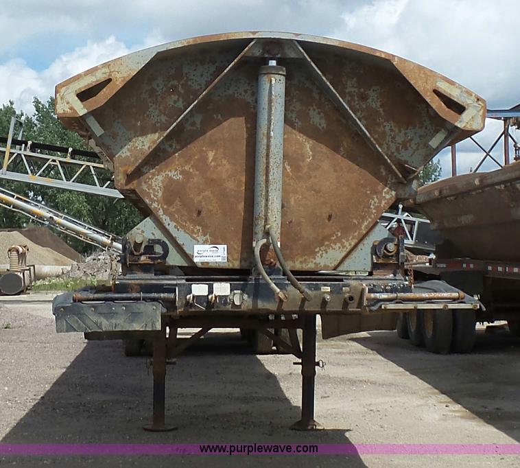 image for item J1640 1998 Smithco side dump trailer