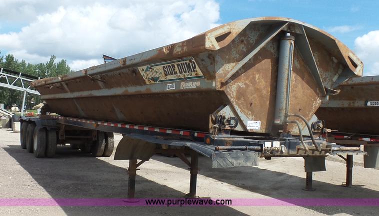 image for item J1640 1998 Smithco side dump trailer
