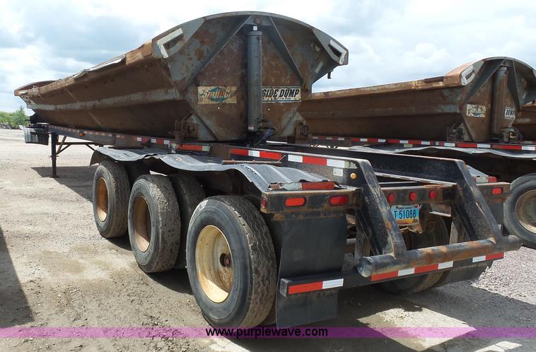 image for item J1640 1998 Smithco side dump trailer