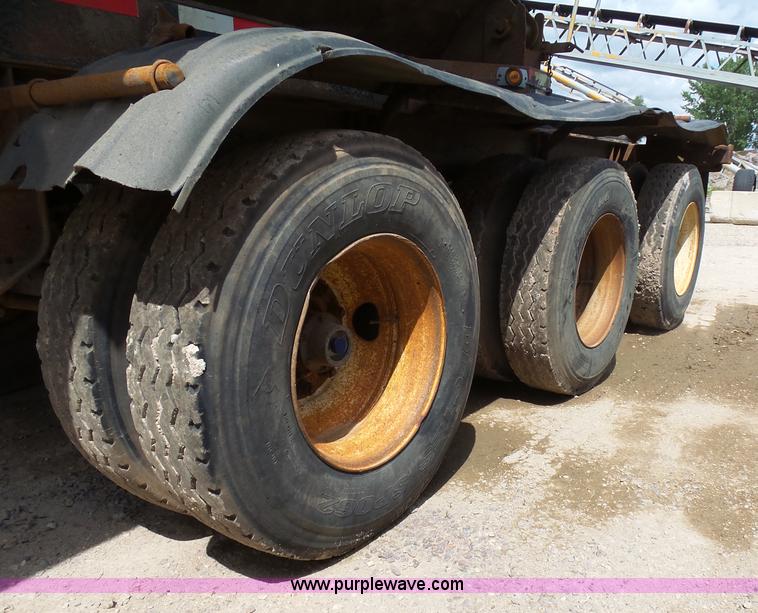 image for item J1640 1998 Smithco side dump trailer