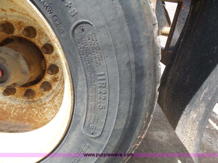 image for item J1640 1998 Smithco side dump trailer