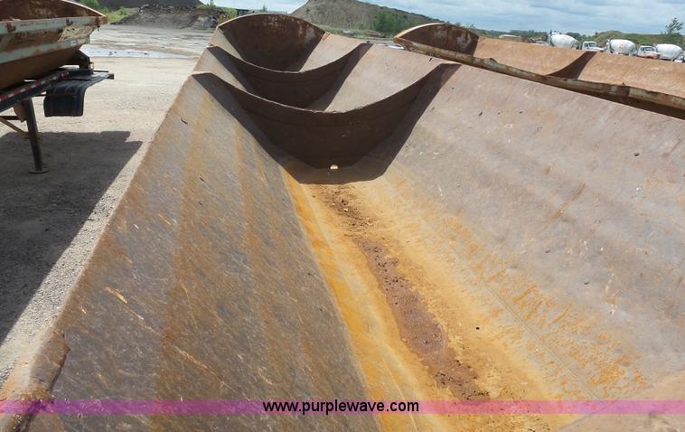 image for item J1641 1998 Smithco side dump trailer