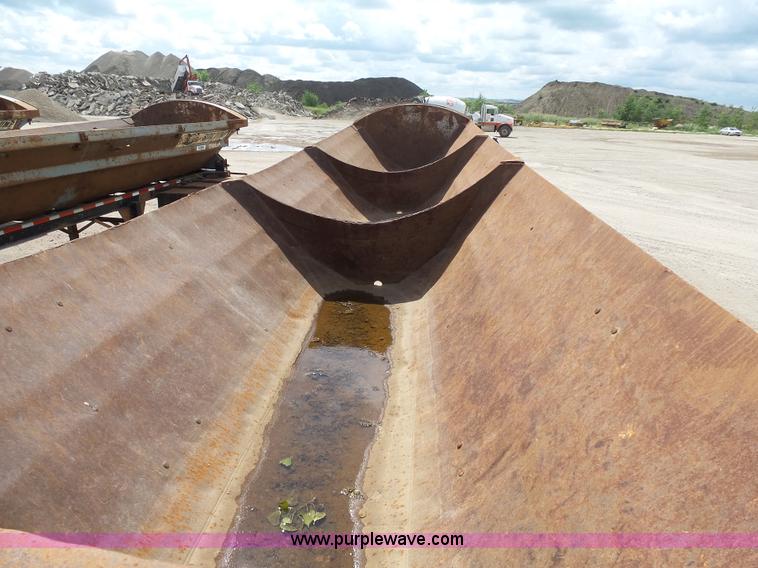 image for item J1642 1998 Smithco side dump trailer