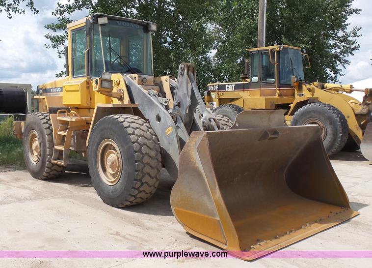 image for item J1643 1999 Volvo L90C wheel loader