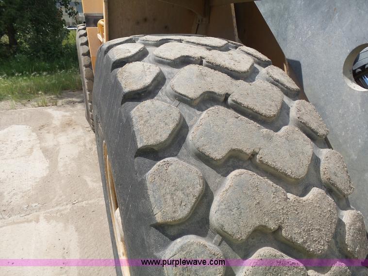 image for item J1643 1999 Volvo L90C wheel loader