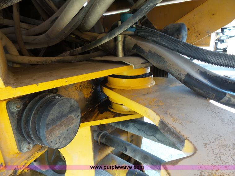image for item J1643 1999 Volvo L90C wheel loader