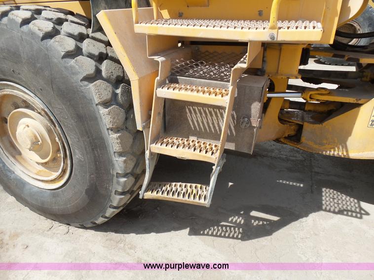 image for item J1643 1999 Volvo L90C wheel loader