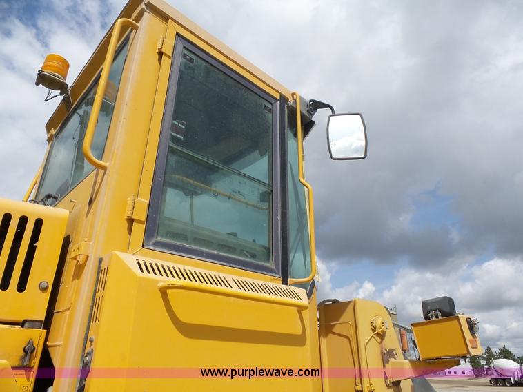 image for item J1643 1999 Volvo L90C wheel loader