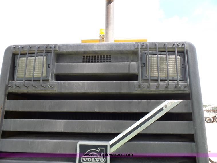 image for item J1643 1999 Volvo L90C wheel loader