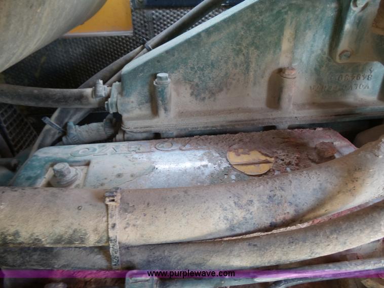 image for item J1643 1999 Volvo L90C wheel loader